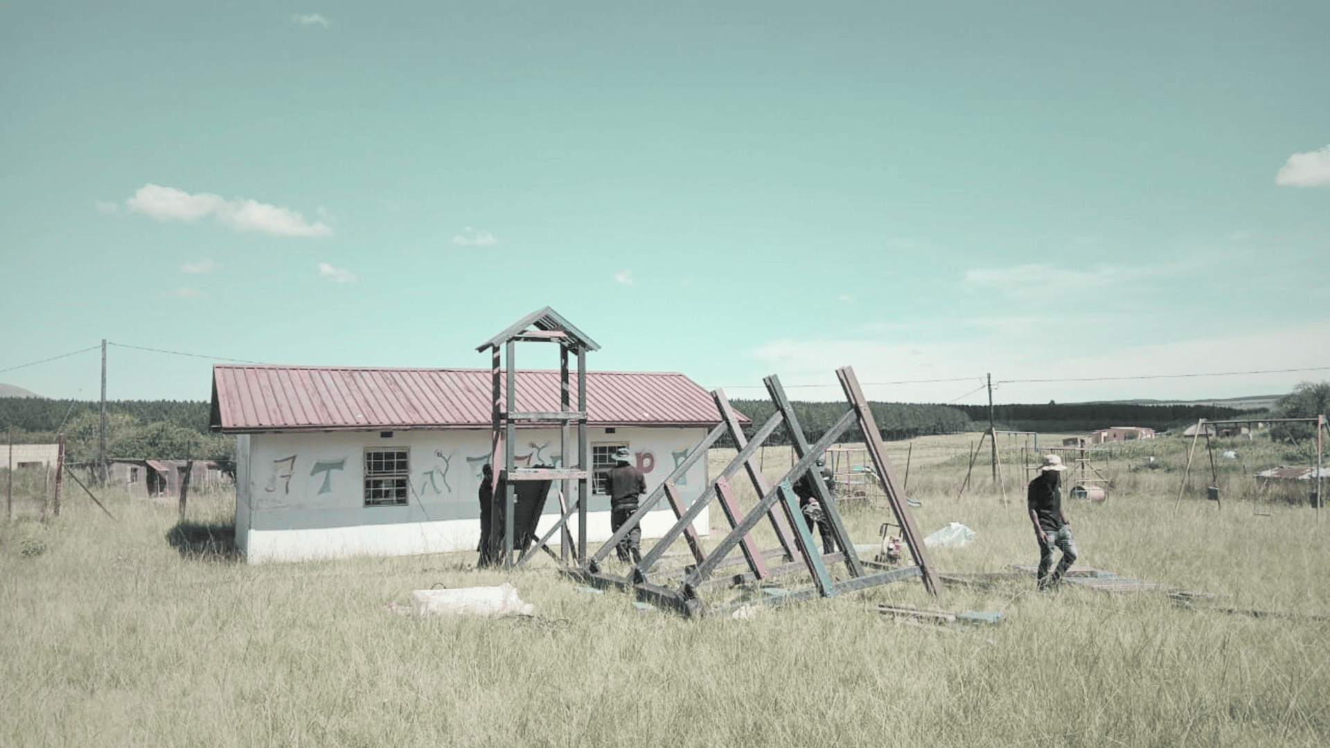 Team building the jungle gym_02