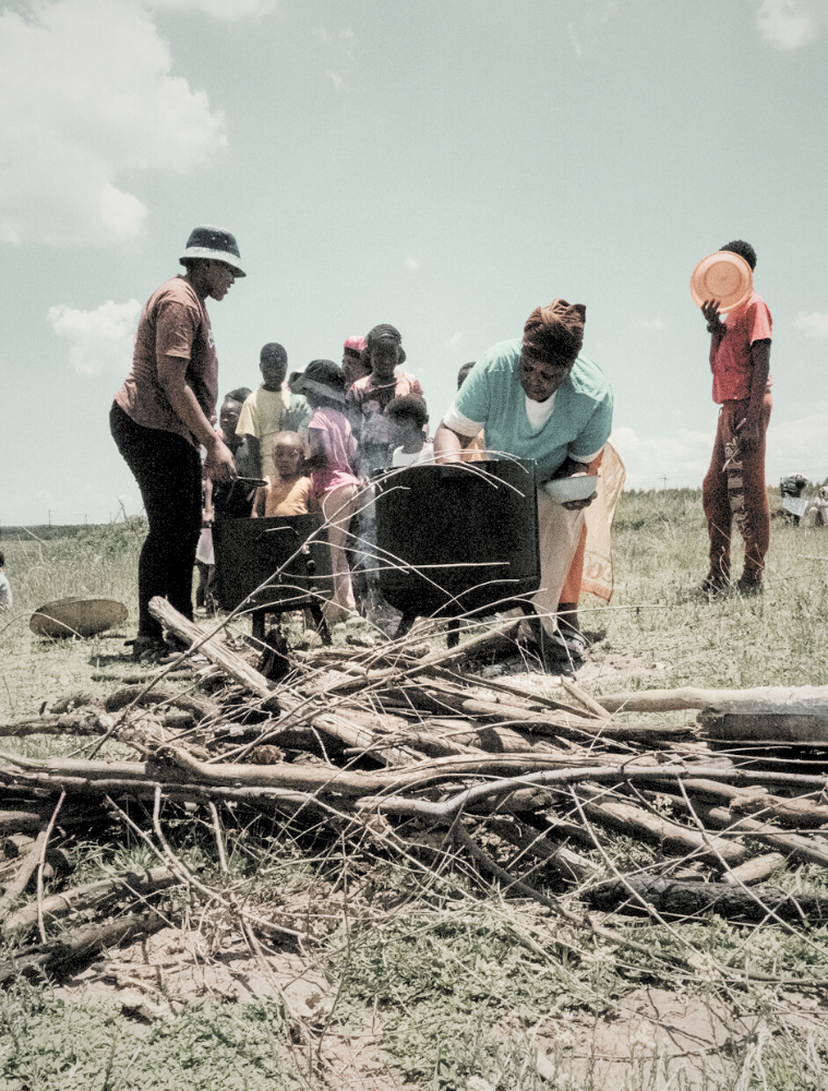 Unterstütze ROOTS & BRIDGES