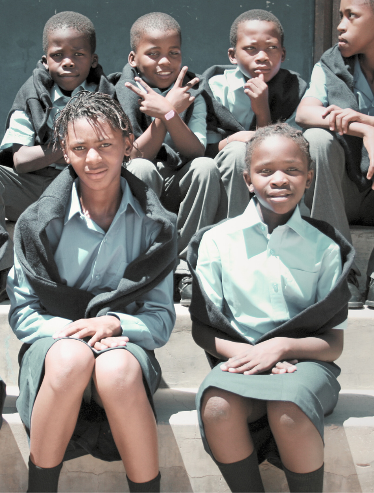 Spendiere eine Schuluniform