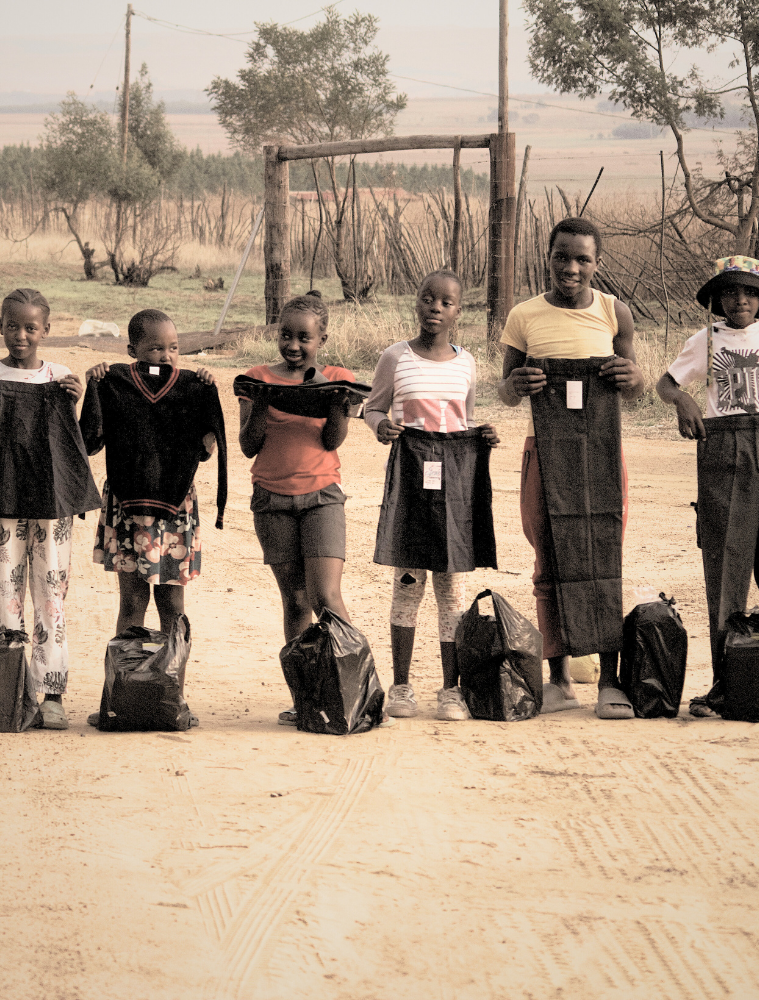 Spendiere eine Schuluniform