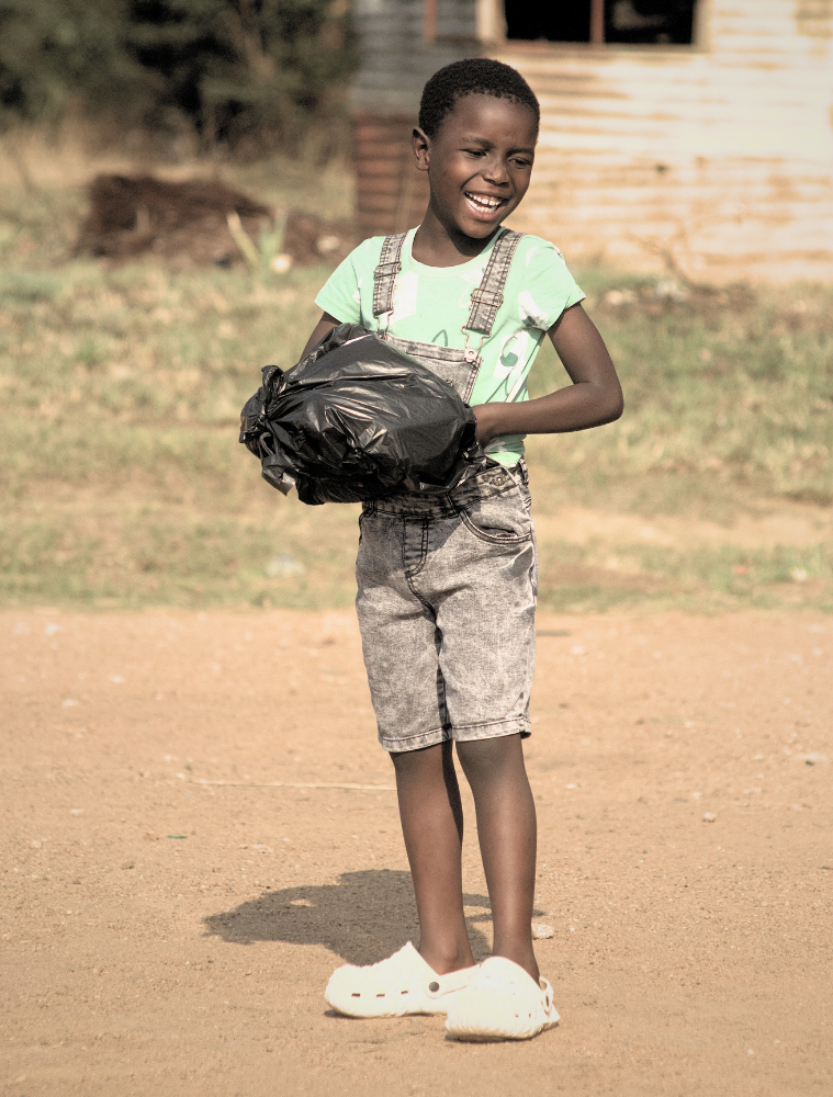 Spendiere eine Schuluniform